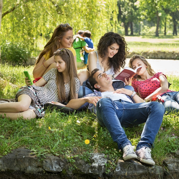 https://velizo.de/termekkategoria/szepsegapolas-egeszseg/