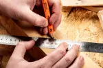 100 cm Edelstahl-Lineal – Präzises Metallmaßstab mit Aufhängebohrung